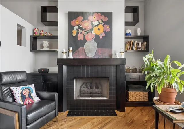 Listing Photo 4 - Condo for sale in building located at 616 W Fulton St, Chicago, IL 60661 - Unit #519