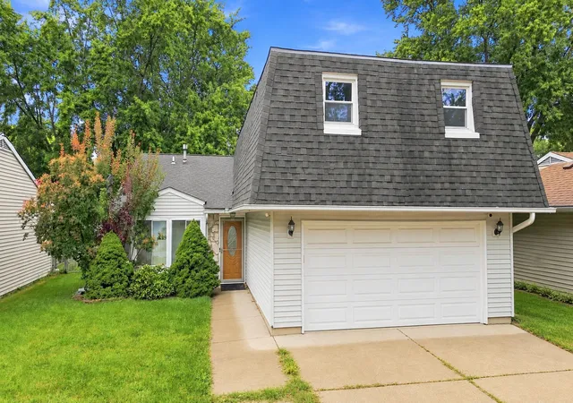 Single family home for sale at 927 Shiloh Ct, Joliet, IL 60431 | MLS# 12751813