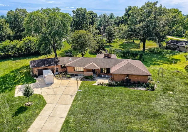 Photo 3 of Single family home for sale at 1803 Paula Ct, Sleepy Hollow, IL 60118 | MLS# 12751819 | Listing updated on 2026-09-17