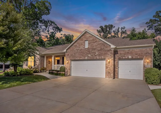 Photo 1 of Single family home for sale at 1707 Pondview Dr, Hoffman Estates, IL 60192 | MLS# 12751823 | Listing updated on 2026-09-17