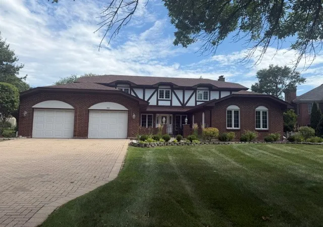 Single family home for sale at 521 Forest Mews Dr, Oak Brook, IL 60523 | MLS# 12751856