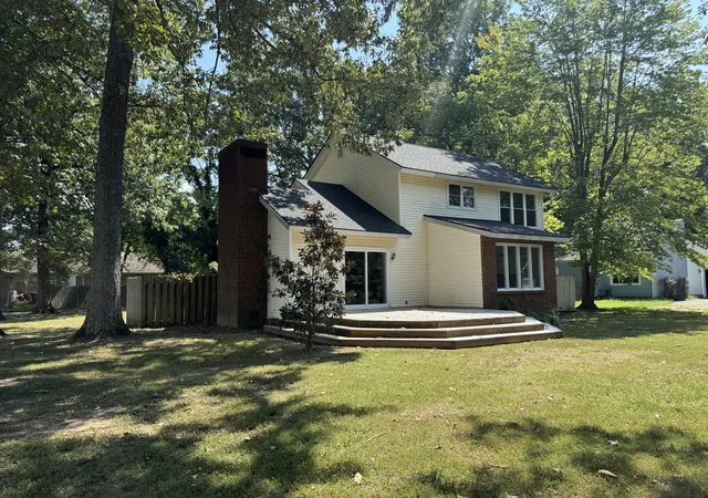 Photo 1 of Single family home for sale at 2 Hickory Ln, Metropolis, IL 62960 | MLS# 12751861 | Listing updated on 2026-10-05