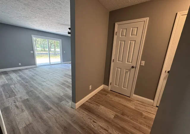 Photo 4 of Single family home for sale at 2 Hickory Ln, Metropolis, IL 62960 | MLS# 12751861 | Listing updated on 2026-10-05