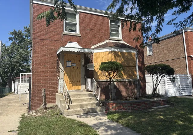 Photo 1 of Sale Pending at 2752 W 83rd Street, Chicago, IL 60652 | MLS# 12751866 | Listing updated on 2026-10-04