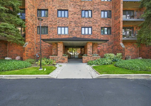 Photo 2 of Condo for sale at 9357 Landings Ln #401, Des Plaines, IL 60016 | MLS# 12751872 | Listing updated on 2026-09-13