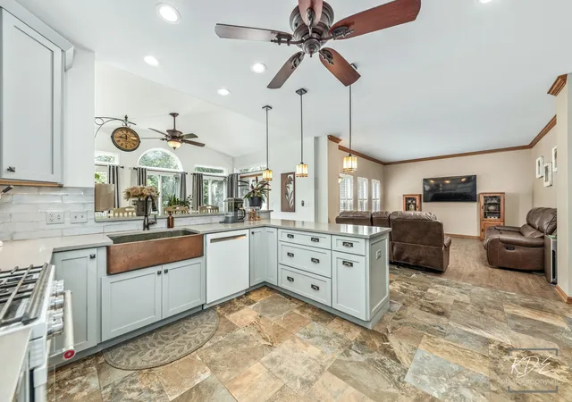 Photo 4 of Single family home for sale at 1829 Thornapple Way, Aurora, IL 60504 | MLS# 12751892 | Listing updated on 2026-09-12