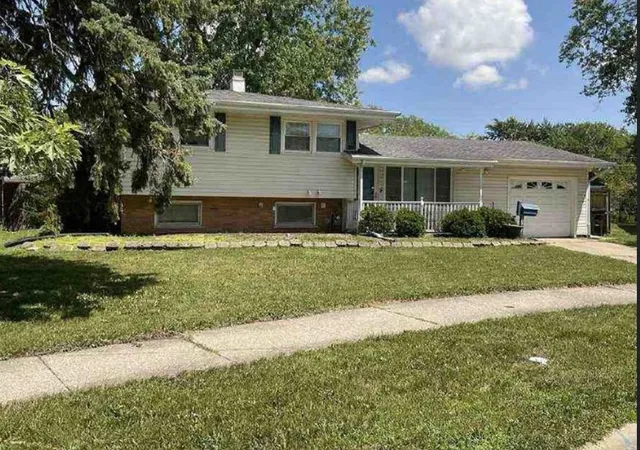 Photo 1 of Single family home for sale at 18917 Lorenz Ave, Lansing, IL 60438 | MLS# 12751893 | Listing updated on 2026-09-05