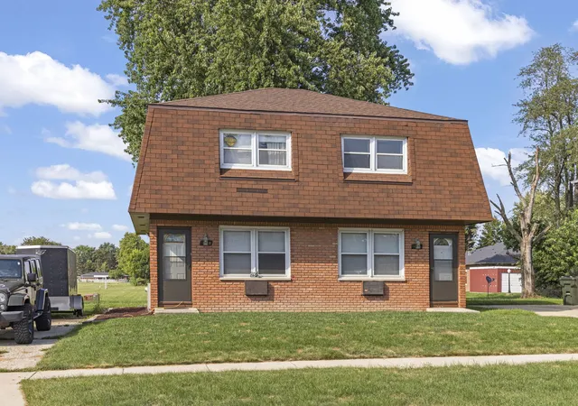 Photo 2 of House for sale at 105 Appletree Ct, Yorkville, IL 60560 | MLS# 12751907 | Listing updated on 2026-09-13