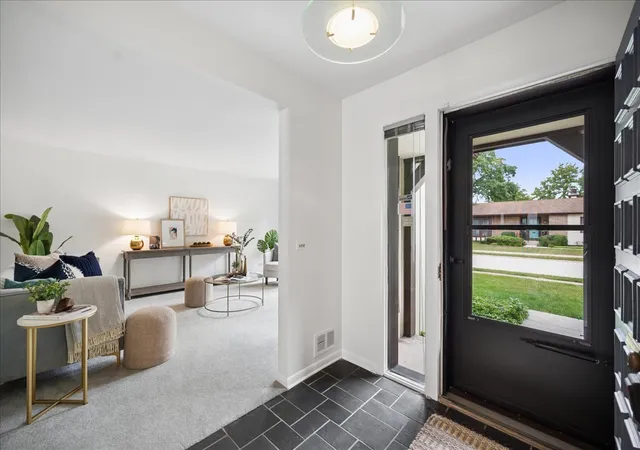 Photo 4 of Single family home for sale at 1464 Estate Ln, Glenview, IL 60025 | MLS# 12751911 | Listing updated on 2026-09-23