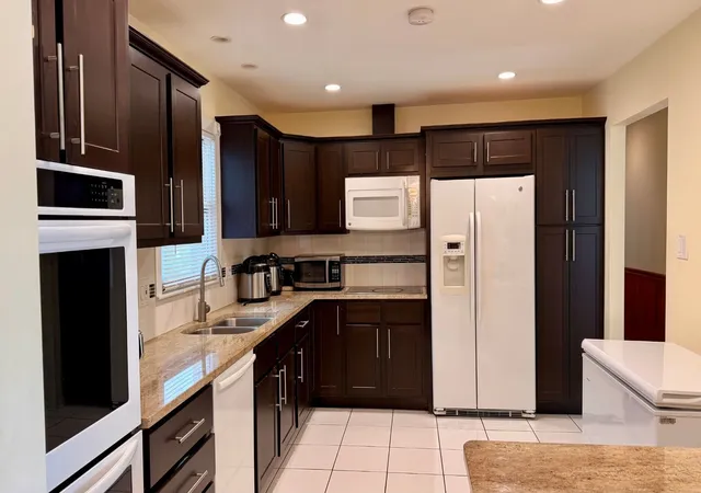 Photo 2 of Single family home for sale at 539 E 169th Street, South Holland, IL 60473 | MLS# 12751935 | Listing updated on 2026-09-23