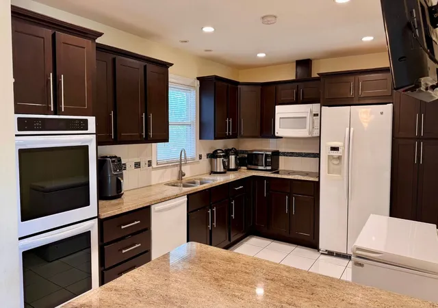 Photo 3 of Single family home for sale at 539 E 169th Street, South Holland, IL 60473 | MLS# 12751935 | Listing updated on 2026-09-23