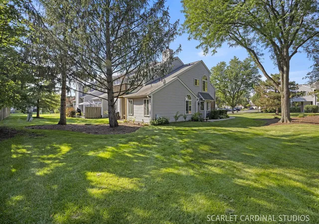 Photo 3 of Townhouse for sale at 449 Canterbury Dr, Carol Stream, IL 60188 | MLS# 12751944 | Listing updated on 2026-09-16