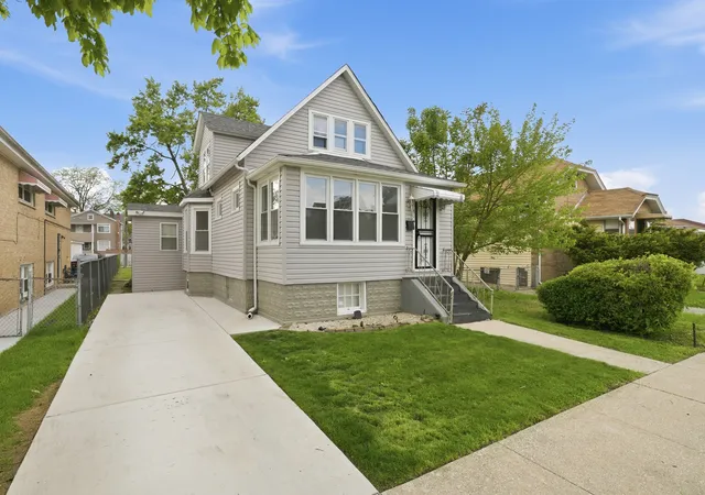 Photo 1 of Single family home for sale at 814 S 11th Avenue, Maywood, IL 60153 | MLS# 12751950 | Listing updated on 2026-10-02