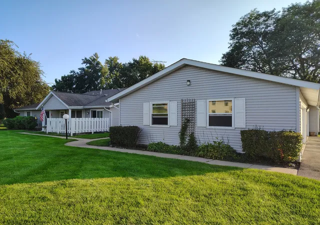 Condo for sale at 5205 Woodmar Ct #C, McHenry, IL 60050 | MLS# 12751954
