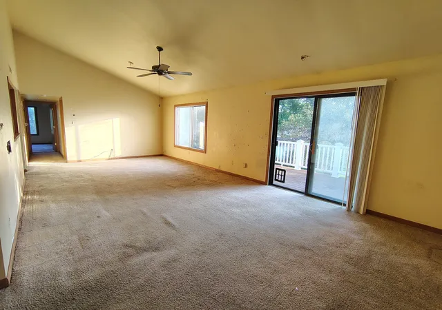Listing Photo 1 - Condo for sale in building located at 5205 Woodmar Ct, MCHENRY, IL 60050 - Unit #C