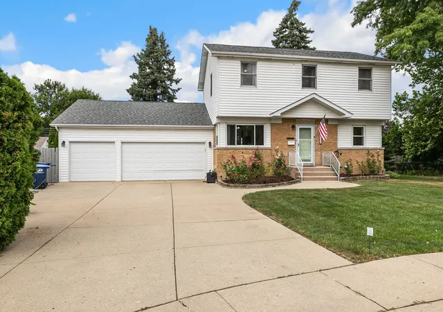 Single family home for sale at 2170 Laura Ln, Des Plaines, IL 60018 | MLS# 12751968
