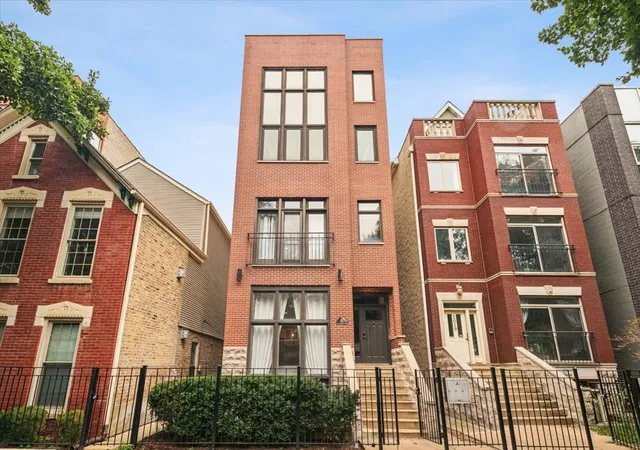 Photo 1 of Sale Pending at 1021 N Winchester Ave #1, Chicago, IL 60622 | MLS# 12752000 | Listing updated on 2026-10-03