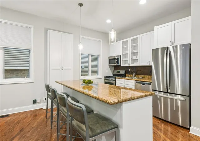 Photo 4 of Sale Pending at 1021 N Winchester Ave #1, Chicago, IL 60622 | MLS# 12752000 | Listing updated on 2026-10-03