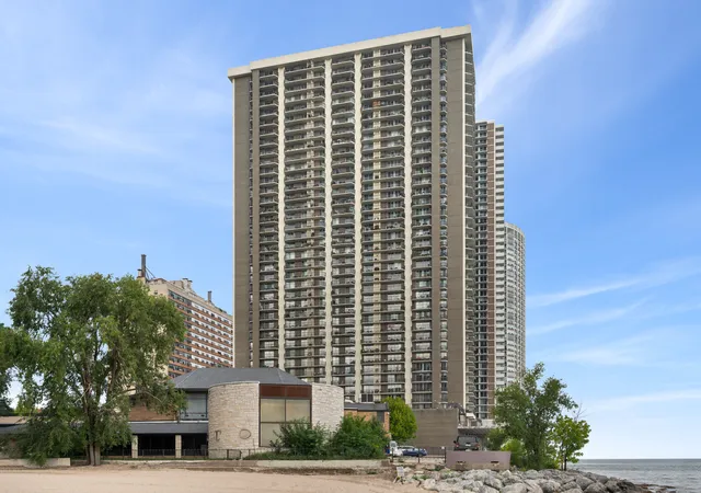 Photo 1 of Condo for sale at 6007 N Sheridan Rd #38G, Chicago, IL 60660 | MLS# 12752004 | Listing updated on 2026-09-16