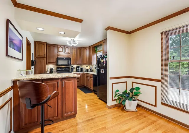 Photo 4 of Townhouse for sale at 328 Eastern Ave, Barrington, IL 60010 | MLS# 12752014 | Listing updated on 2026-09-11
