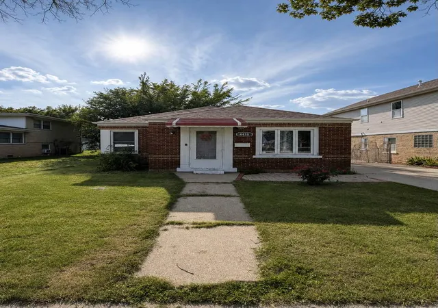 Photo 1 of Single family home for sale at 4418 Madison Ave, Brookfield, IL 60513 | MLS# 12752015 | Listing updated on 2026-10-06