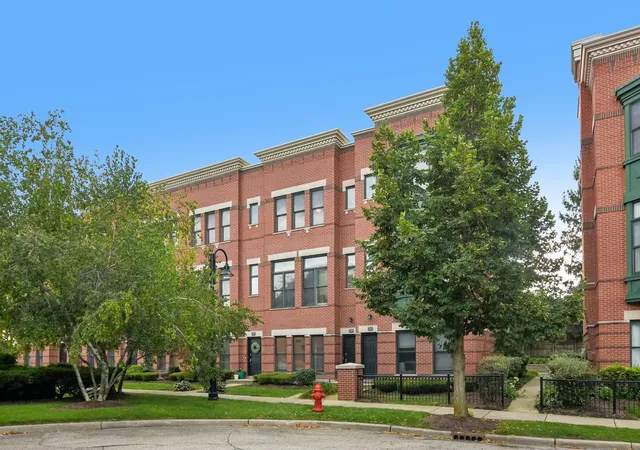 Photo 1 of Townhouse for sale at 209 W Wood St, Palatine, IL 60067 | MLS# 12752016 | Listing updated on 2026-10-03