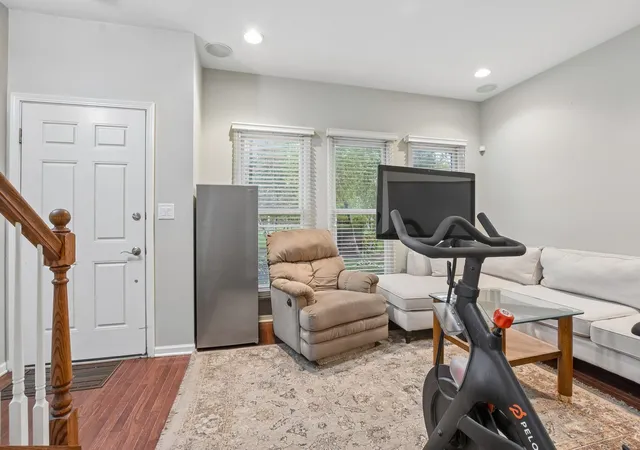 Photo 5 of Townhouse for sale at 209 W Wood St, Palatine, IL 60067 | MLS# 12752016 | Listing updated on 2026-09-06