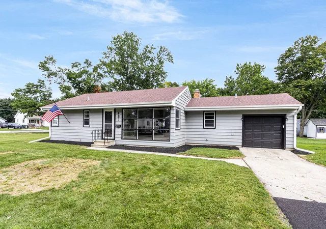 Photo 2 of Single family home for sale at 481 W 5th Street, Sandwich, IL 60548 | MLS# 12752018 | Listing updated on 2026-09-14