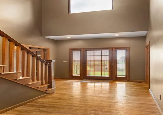Photo 4 of Single family home for sale at 1205 Lakeview Dr, Port Byron, IL 61275 | MLS# 12752029 | Listing updated on 2026-10-21