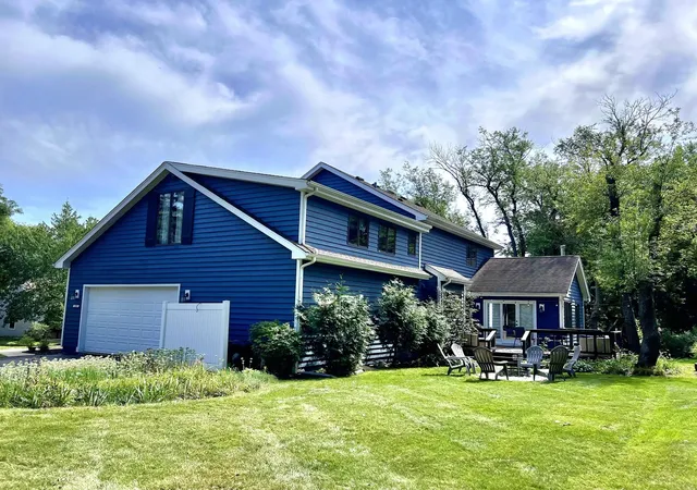 Photo 2 of Single family home for sale at 143 Mccullom St, Crystal Lake, IL 60014 | MLS# 12752030 | Listing updated on 2026-09-15