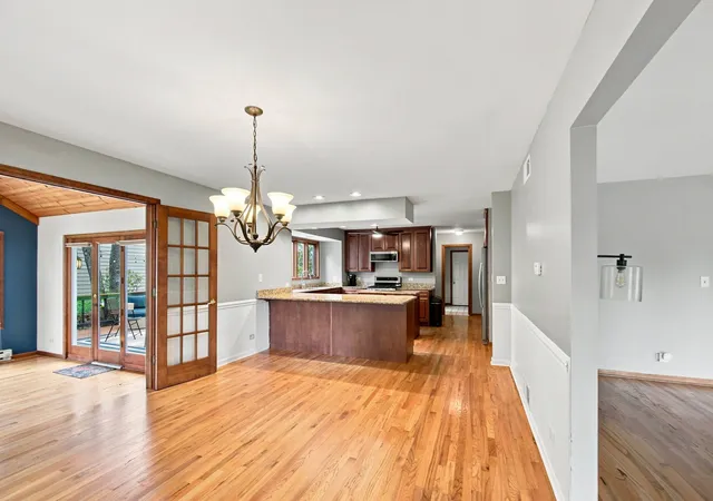 Photo 3 of Single family home for sale at 143 Mccullom St, Crystal Lake, IL 60014 | MLS# 12752030 | Listing updated on 2026-09-15