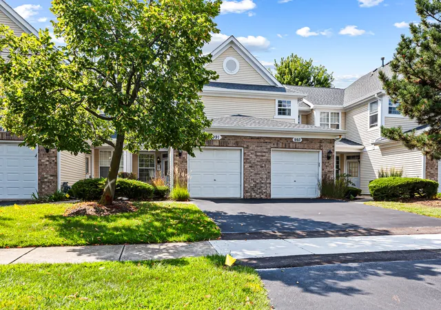 Townhouse for sale at 991 Sheridan Cir, Naperville, IL 60563 | MLS# 12752037