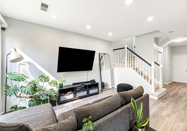 Photo 3 of Townhouse for sale at 991 Sheridan Cir, Naperville, IL 60563 | MLS# 12752037 | Listing updated on 2026-09-15