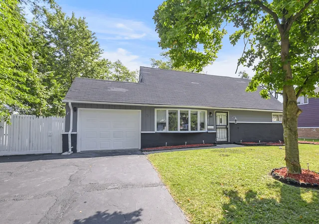 Photo 2 of Single family home for sale at 21801 Central Park Ave, Park Forest, IL 60466 | MLS# 12752057 | Listing updated on 2026-10-07