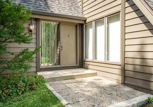 Photo 3 of Sale Pending at 2252 Jonquil Pl, Rockford, IL 61107 | MLS# 12752066 | Listing updated on 2026-09-23