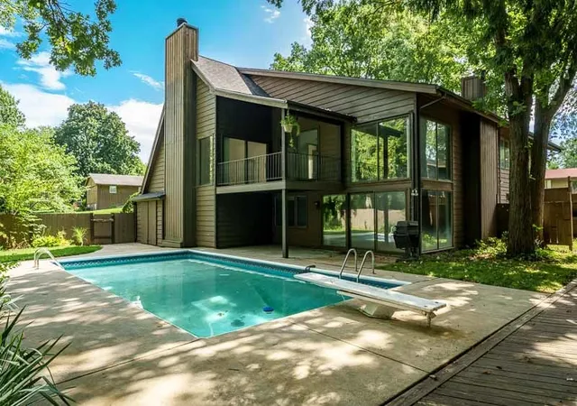 Photo 3 of Sale Pending at 2252 Jonquil Pl, Rockford, IL 61107 | MLS# 12752066 | Listing updated on 2026-09-23