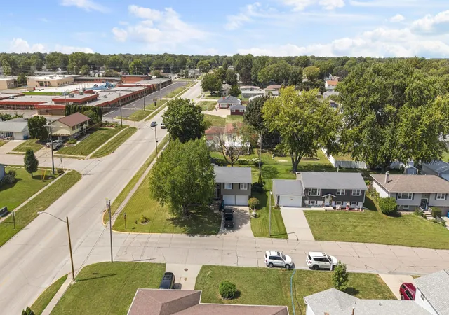 Photo 2 of Single family home for sale at 2957 9 1/2 St, East Moline, IL 61244 | MLS# 12752068 | Listing updated on 2026-09-13