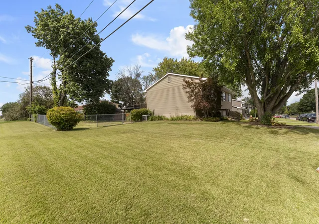 Photo 33 of Single family home for sale at 2957 9 1/2 St, East Moline, IL 61244 | MLS# 12752068 | Listing updated on 2026-09-13