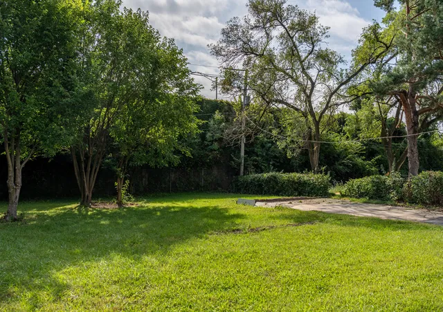 Photo 4 of Single family home for sale at 16419 Oxford Dr, Markham, IL 60428 | MLS# 12752075 | Listing updated on 2026-09-19