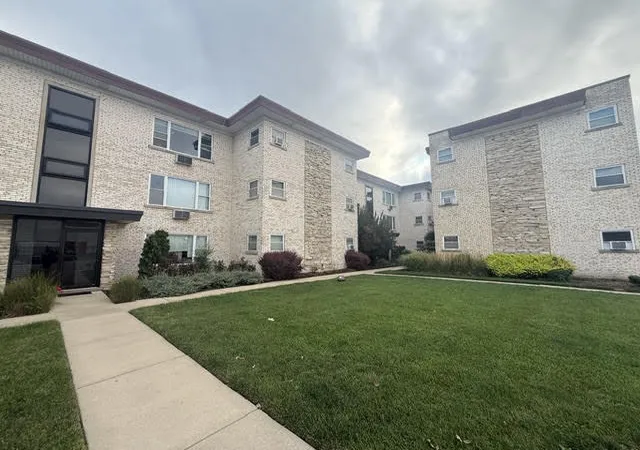 Photo 1 of Condo for sale at 5779 N Northwest Hwy #103, Chicago, IL 60631 | MLS# 12752077 | Listing updated on 2026-09-12