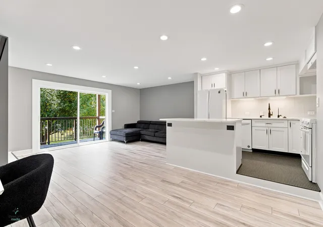 Photo 3 of Condo for sale at 753 S Dwyer Ave #C, Arlington Heights, IL 60005 | MLS# 12752079 | Listing updated on 2026-09-23