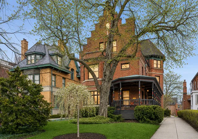 Photo 1 of Mansion for sale at 4923 S Greenwood Ave, Chicago, IL 60615 | MLS# 12752094 | Listing updated on 2026-09-15