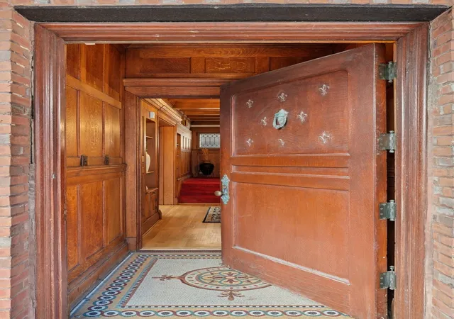 Photo 2 of Mansion for sale at 4923 S Greenwood Ave, Chicago, IL 60615 | MLS# 12752094 | Listing updated on 2026-09-15