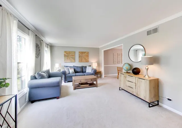 Photo 3 of Single family home for sale at 925 Hidden Lake Rd, Naperville, IL 60565 | MLS# 12752098 | Listing updated on 2026-09-14