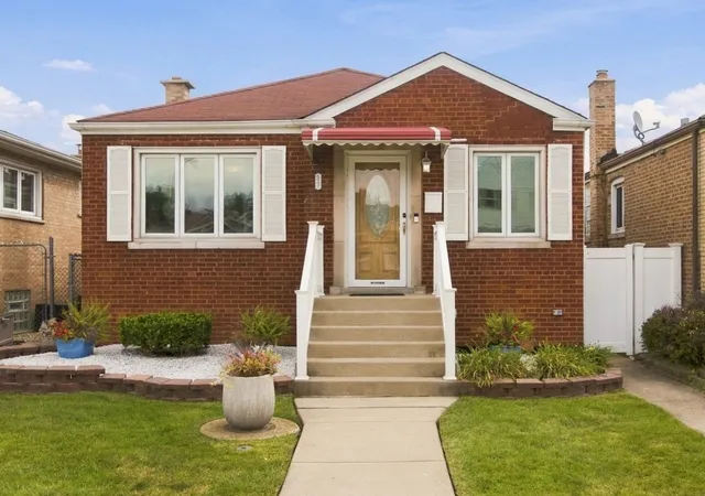 Photo 1 of Single family home for sale at 6005 S Mayfield Ave, Chicago, IL 60638 | MLS# 12752114 | Listing updated on 2026-09-20
