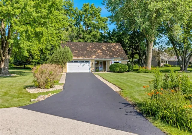 Photo 1 of Single family home for sale at 41w210 Mare Ln, Elburn, IL 60119 | MLS# 12752118 | Listing updated on 2026-09-06
