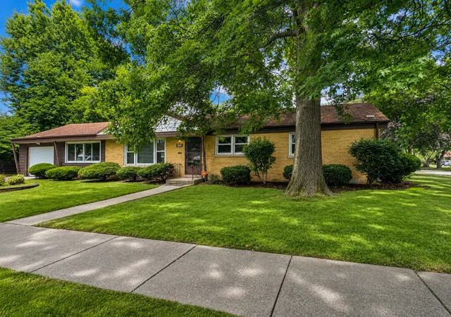 Photo 3 of Single family home for sale at 21317 S Jeffrey Dr, Matteson, IL 60443 | MLS# 12752120 | Listing updated on 2026-09-20