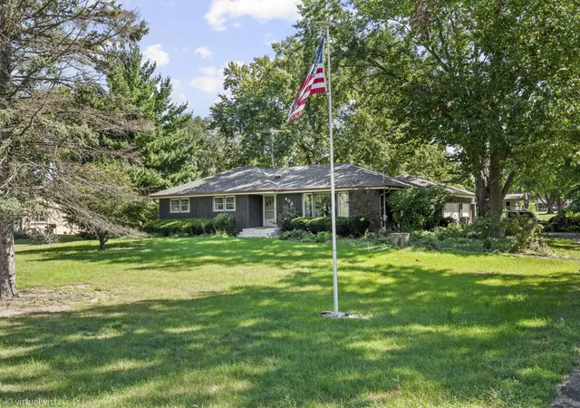 Photo 2 of Single family home for sale at 804 Mchugh Rd, Yorkville, IL 60560 | MLS# 12752132 | Listing updated on 2026-09-15