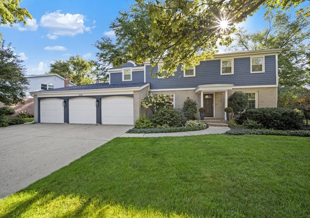 Photo 1 of Sale Pending at 2820 Beckwith Ct, Northbrook, IL 60062 | MLS# 12752136 | Listing updated on 2026-10-07