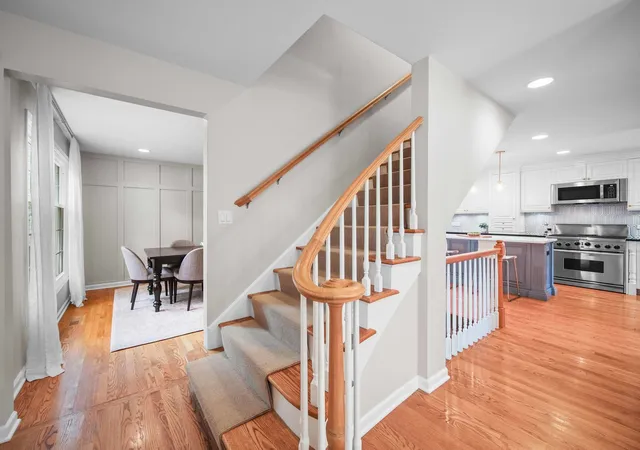 Photo 3 of Sale Pending at 2820 Beckwith Ct, Northbrook, IL 60062 | MLS# 12752136 | Listing updated on 2026-10-07